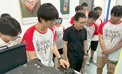 北京科技大學(xué)暑期社會(huì )實(shí)踐團來(lái)訪(fǎng)博雅工道